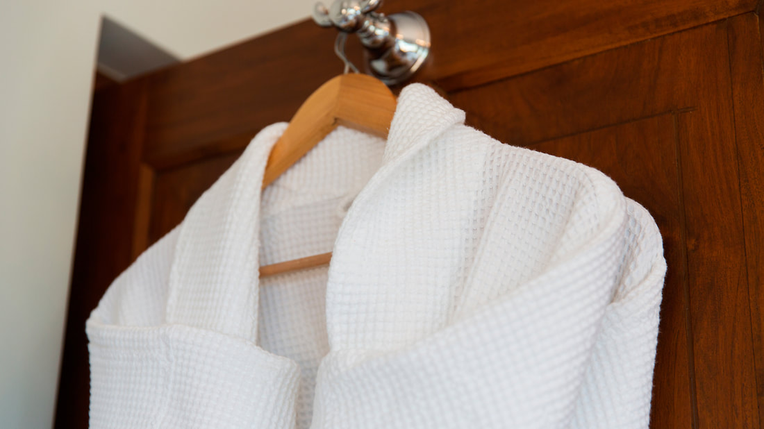 bath robe-boutique-OTL Gouverneur-hotel-Sherbrooke-Saguenay