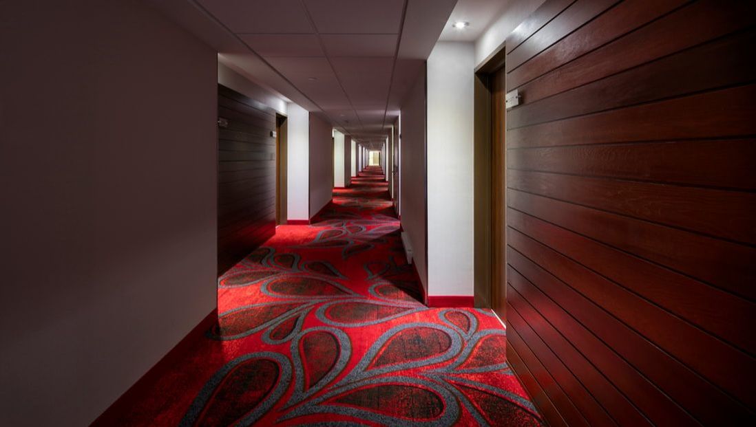 hallway-OTL Gouverneur-hotel-Sherbrooke-Saguenay